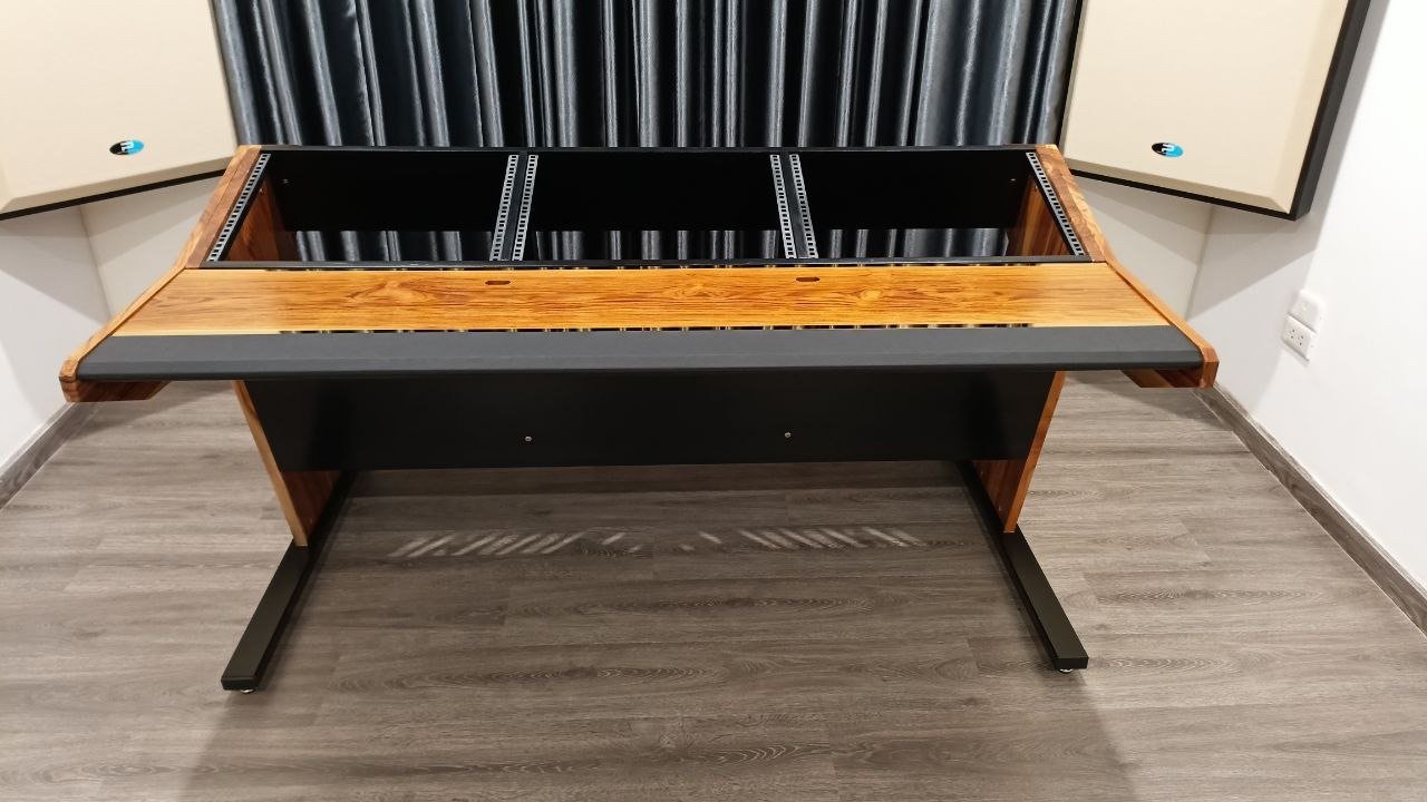 Bàn studio phòng thu - producer - mixing - mastering 3 Khoang 24U